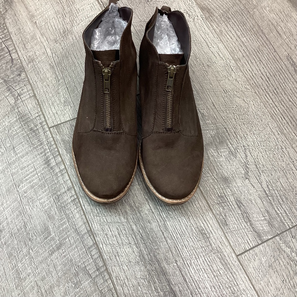 Diba Leather Ankle Booties Size 9.5M